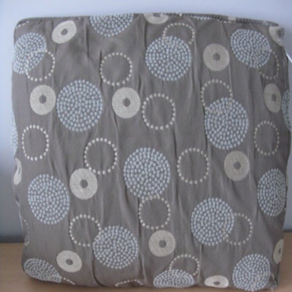 Urban Barn Throw Cushions/Pillows Set of 4 - Picture 1 of 2